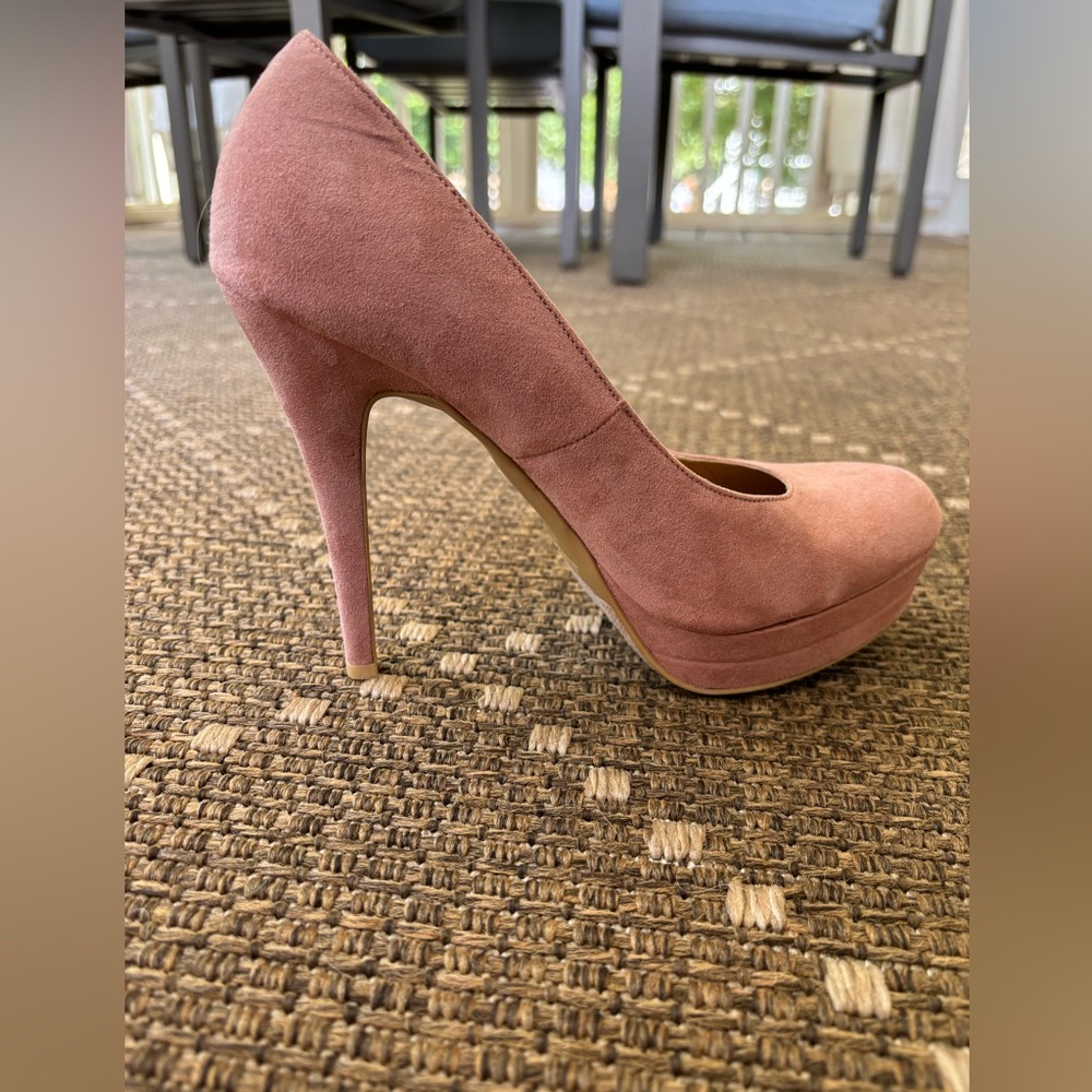 LC Lauren Conrad pink suede heels